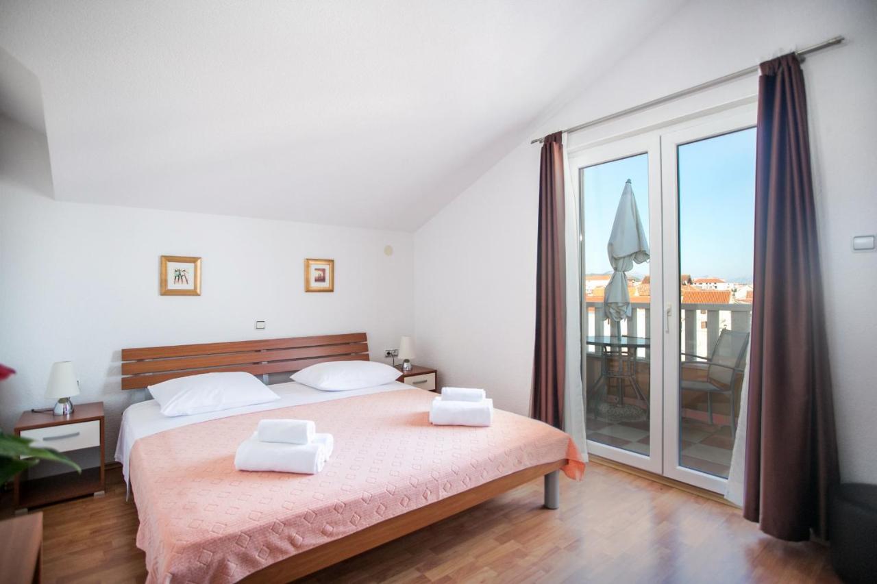 Kaja - Right Next To The Beach Trogir Exterior foto